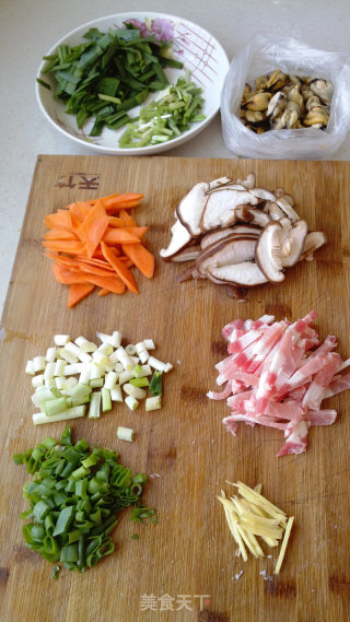 Fried Noodles with Shiitake and Pork recipe