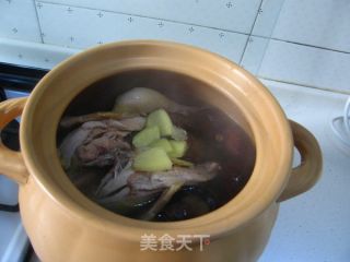 A Beautiful Soup for Strengthening Physique and Improving Immunity-mushroom Cordyceps Flower Chicken Soup recipe