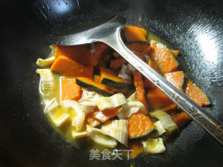 Stir-fried Japanese Pumpkin with Lamb Tail Bamboo Shoots recipe