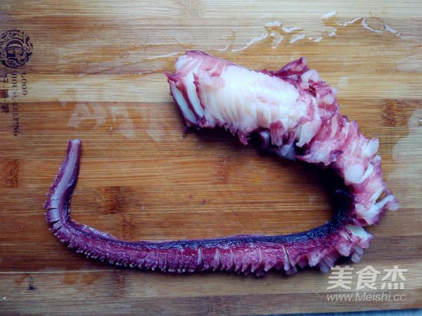 Spicy Grilled Octopus Feet recipe