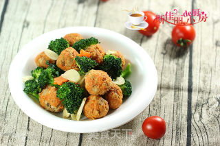 Stir-fried Carrot Balls with Broccoli recipe