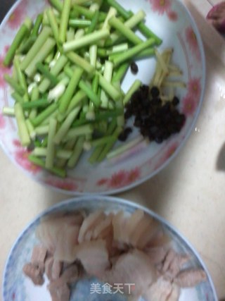 Twice-cooked Pork with Garlic Moss recipe