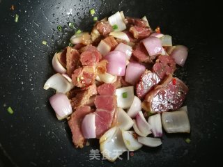Stir-fried Braised Beef with Onion recipe
