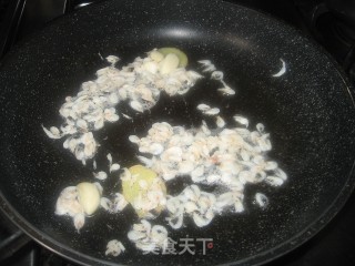 Stir-fried Mushrooms with Zucchini Shrimp Skin recipe