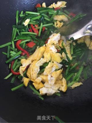 National Cuisine~~~ Scrambled Eggs with Chives recipe