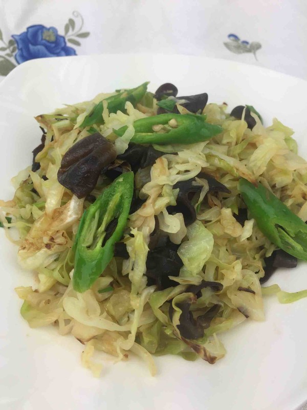 Vegetarian Stir-fried Cabbage Black Fungus recipe