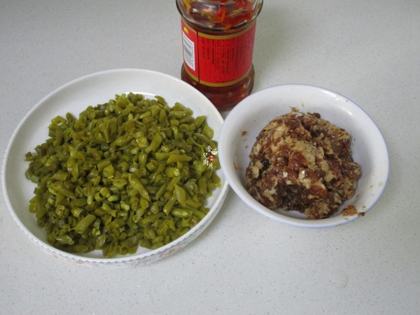 Stir-fried Minced Pork with Capers recipe