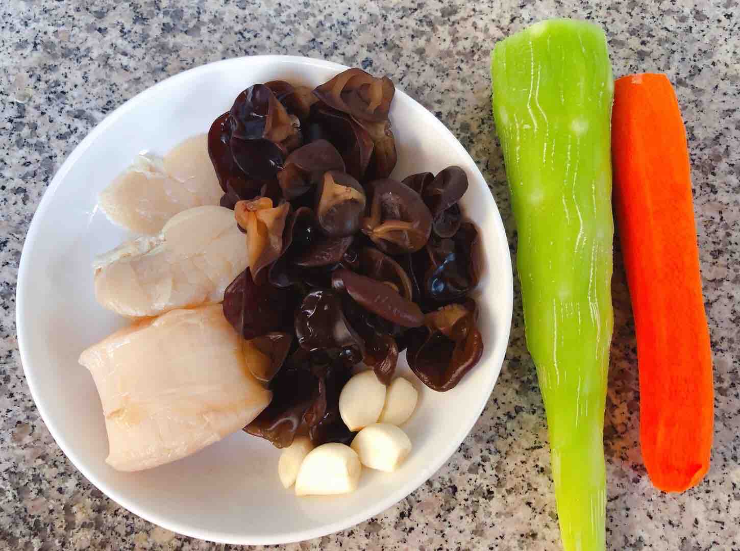 Scallops Fried Lettuce and Carrot Fungus recipe
