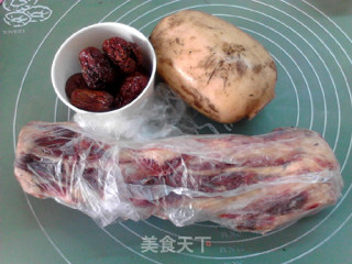 Lotus Root Red Date Beef Bone Soup recipe