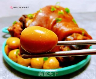 Braised Pork Knuckle and Quail Eggs recipe