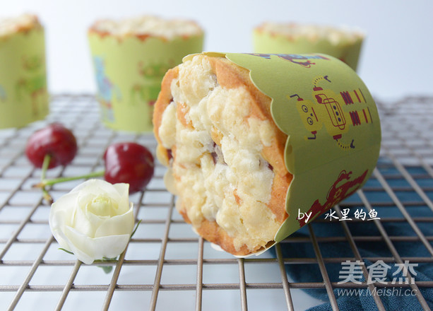 Meringue Cherry Cupcakes recipe