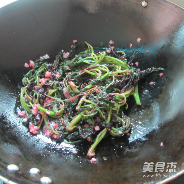 Stir-fried Amaranth with Minced Garlic recipe