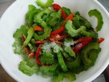 Bitter Melon Mixed with Red Pepper recipe