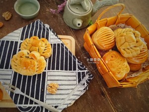 Cantonese-style Mooncakes❗with Detailed Explanations of Various Common Problems recipe