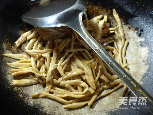 Stir-fried Daylily with Hot Peppers recipe