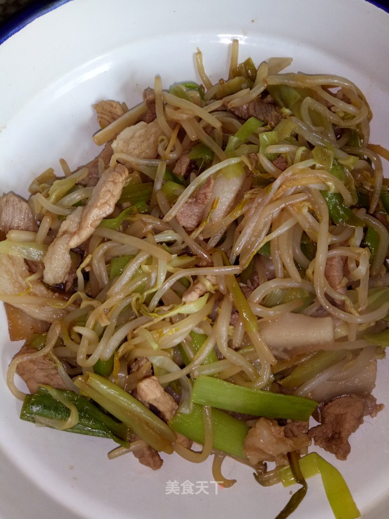 Stir-fried Pork with Green Garlic and Bean Sprouts recipe