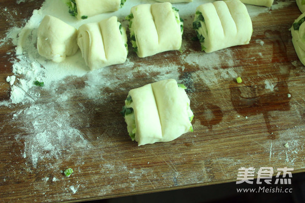 Scallion Flower Roll recipe