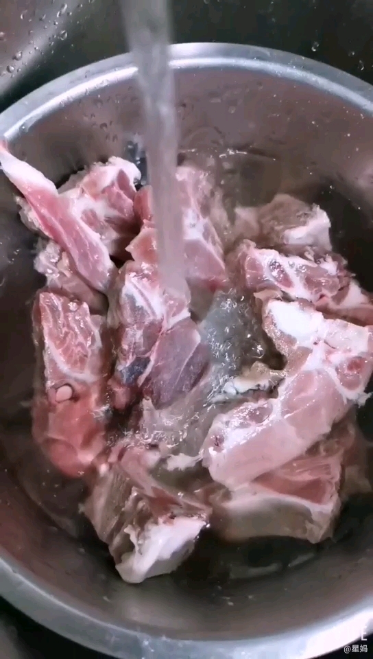 Stewed Beef Bone with Radish recipe
