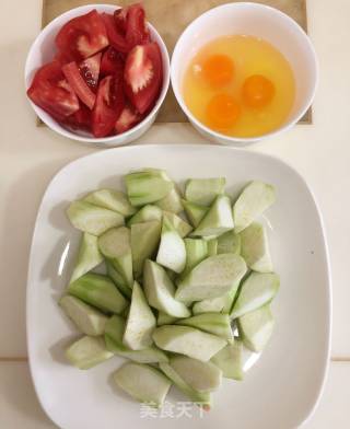 Scrambled Eggs with Loofah and Tomato recipe