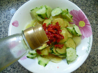 Tiger Skin Cucumber with Potatoes recipe