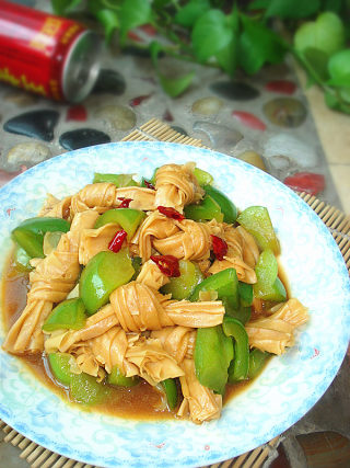 Stewed Yuba Knot with Green Pepper recipe