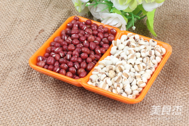 Red Bean Barley Damp-removing Porridge is Suitable for Rainy Season recipe