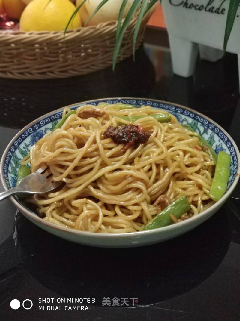 Braised Noodles with Beans