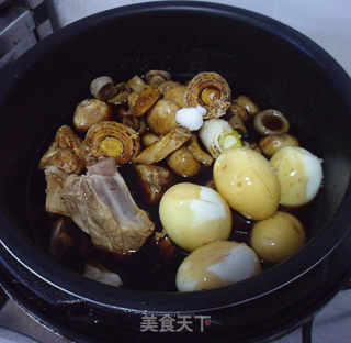 Stewed Pork Ribs with Mushrooms recipe