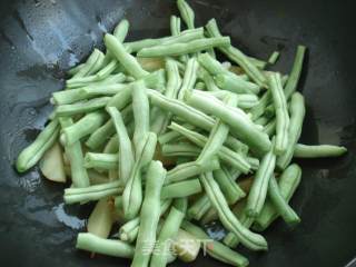 Stewed Potatoes with Beans recipe