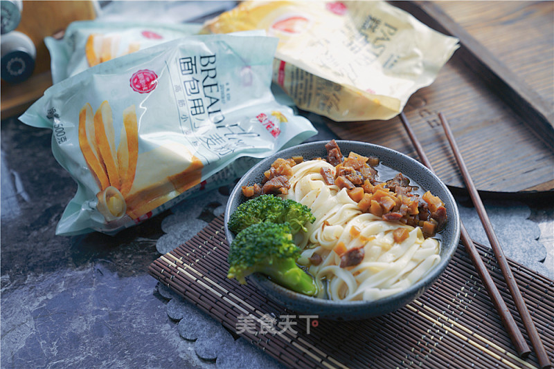 Soy Sauce Noodles with Lotus Root recipe