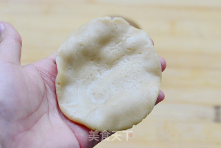 Private Recipes are Open-cantonese-style Lotus Paste Egg Yolk Mooncakes recipe