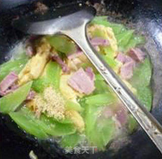 Stir-fried Lettuce with Bacon and Egg recipe