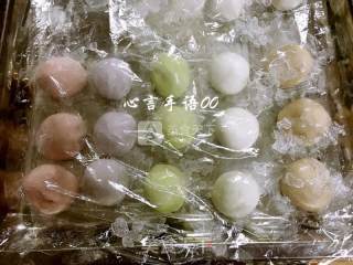 Make Colorful Glutinous Rice Balls with Natural Ingredients recipe