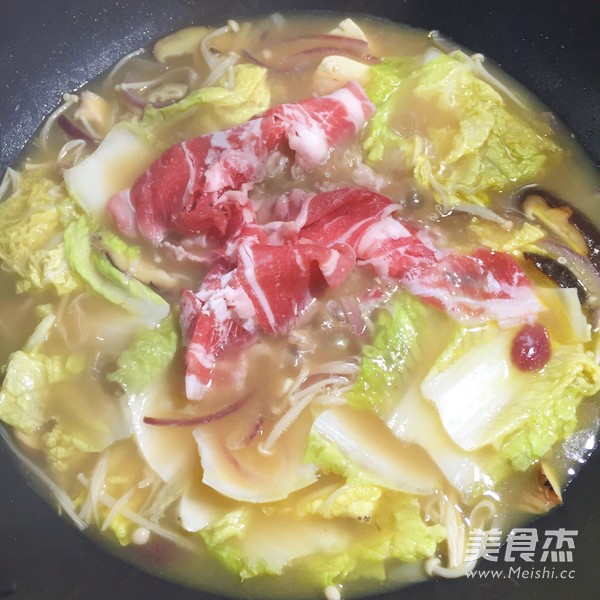 Beef Noodles with Curry and Thick Soup recipe