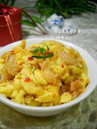 Scrambled Eggs with Spicy Cabbage