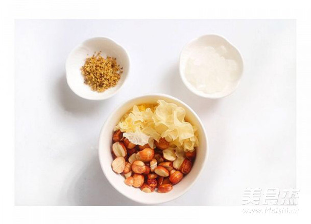 Osmanthus Tremella and Lotus Seed Paste recipe