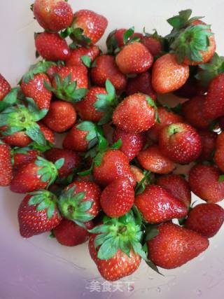 Wolfberry Strawberry Jam recipe