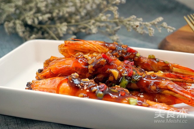 Braised Prawns with Bamboo Skewers in Oil recipe