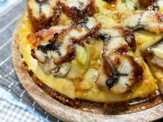 Kids' Baked Eel Pizza recipe