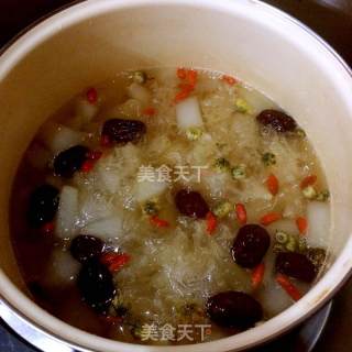 Sydney Fetus Chrysanthemum White Fungus Soup recipe