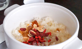 [qun'antang] Sweet Soup with Peach Gum, Snow Swallow and White Fungus, A Collagen Beauty Soup for Women! recipe