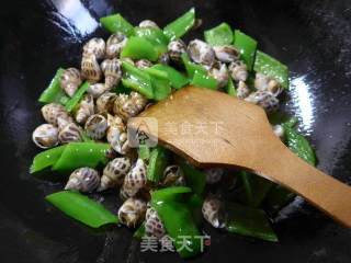 Stir-fried Snails with Hot Pepper recipe