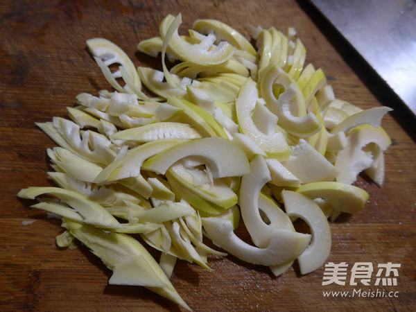 Pickled Vegetable Clam Soup with Bamboo Shoots recipe