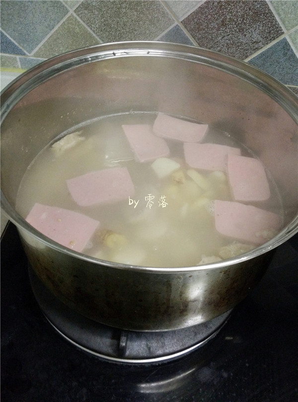 Horseshoe Ham Ball Soup recipe