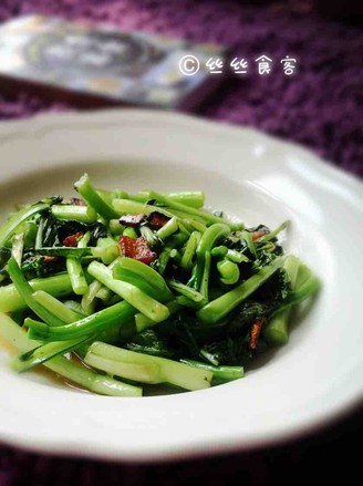 Stir-fried Choy Sum with Lard Residue recipe