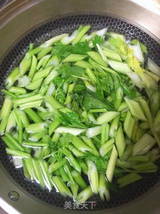 Stir-fried Celery with Sausage recipe