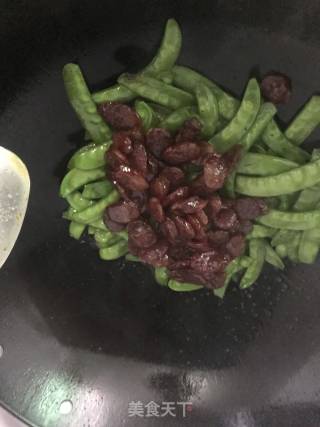 Fried Sausage with Snow Pea recipe