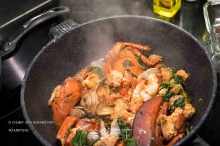 Fresh and Sweet Cp Combination: Lobster Chicken Pot (with Full Video Tutorial on "handling Lobster") recipe