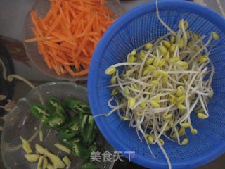 Fried Noodles with Fresh Vegetables and Seafood recipe