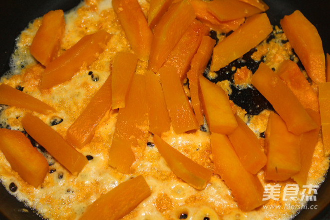 Baked Pumpkin with Salted Egg Yolk recipe